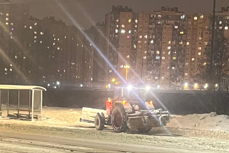 В Ленобласть пришла метель: коммунальные службы начали уборку